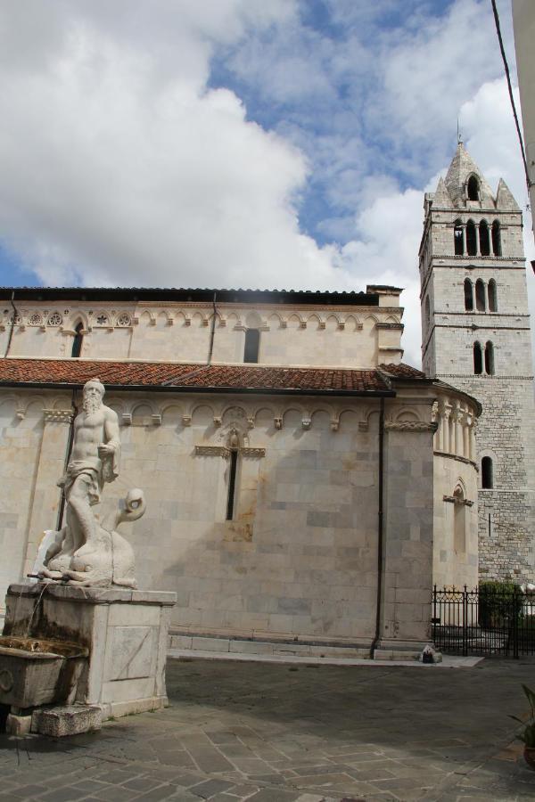 La Porta Sui Monti Di Luna Каррара Экстерьер фото
